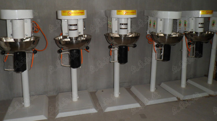 立式搟面皮機(jī)使用方法